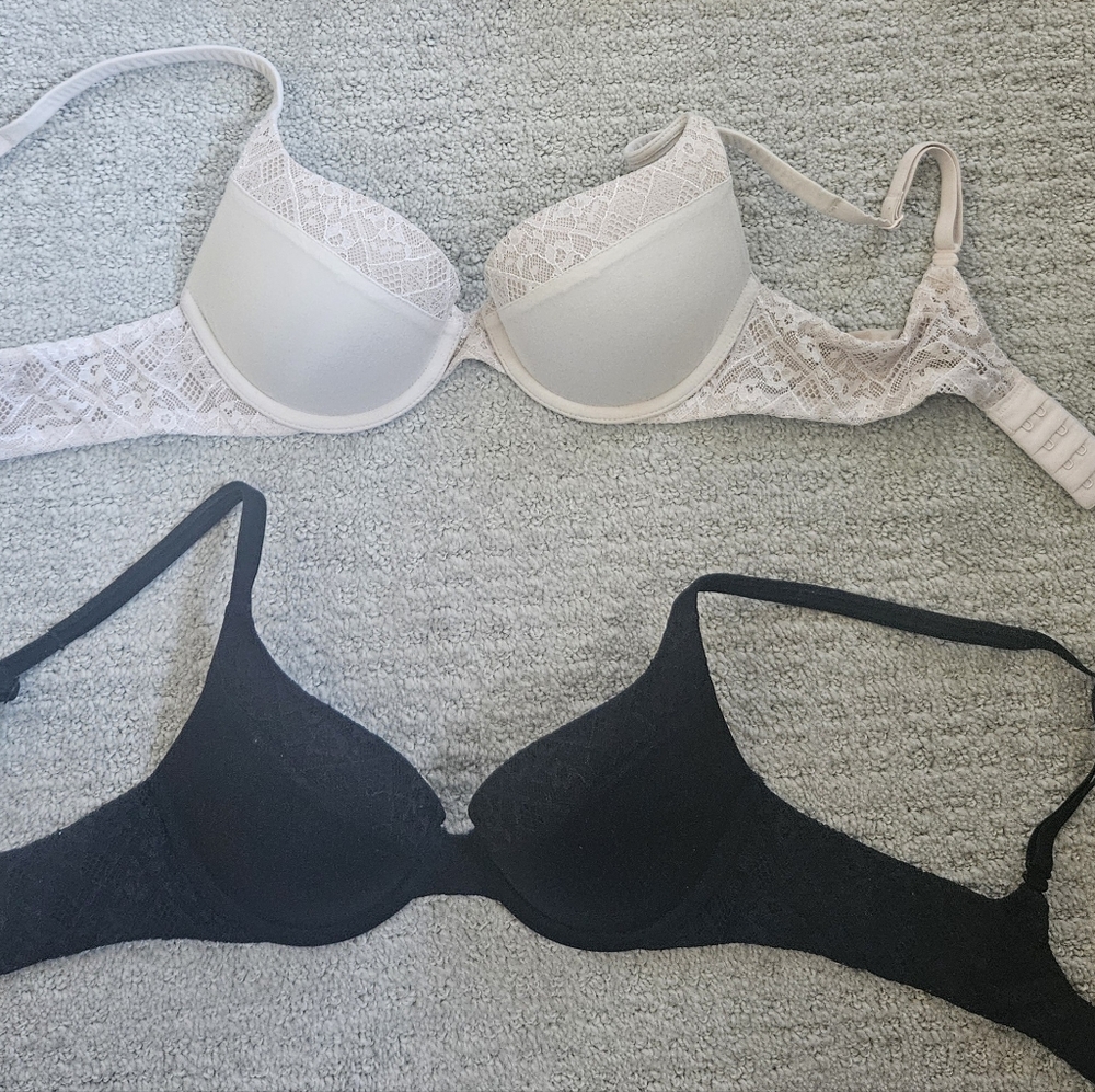 2 Victoria's Secret Pushup Bras